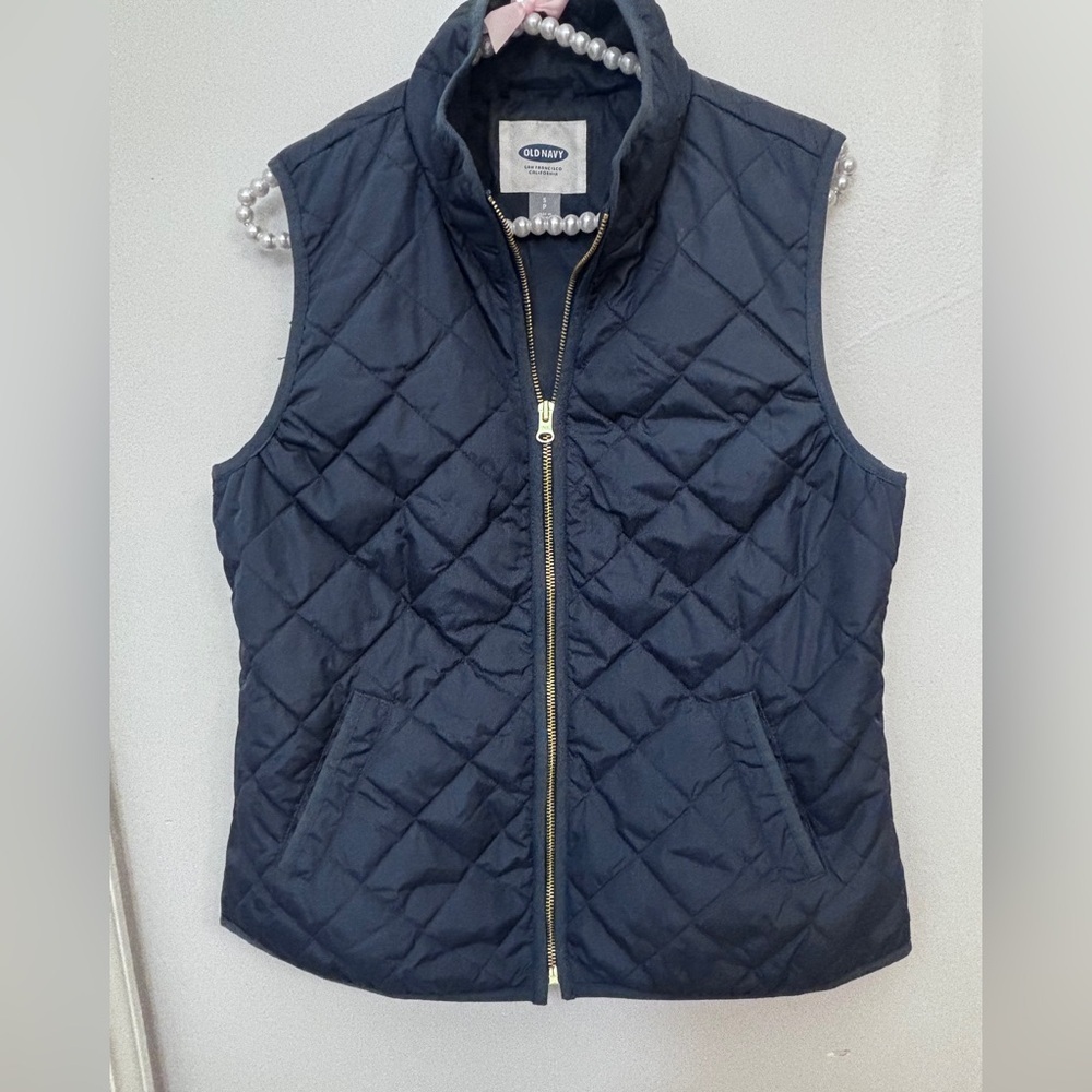 Old Navy Quilted Puffer Vest in Navy Blue Size: Small - Picture 1 of 3